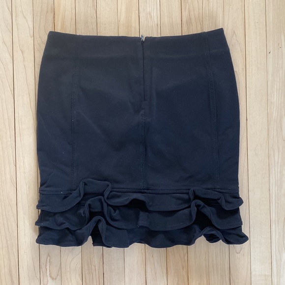 GUESS BY MARCIANO BLACK SKIRT | Women’s Size 00 - Picture 3 of 4
